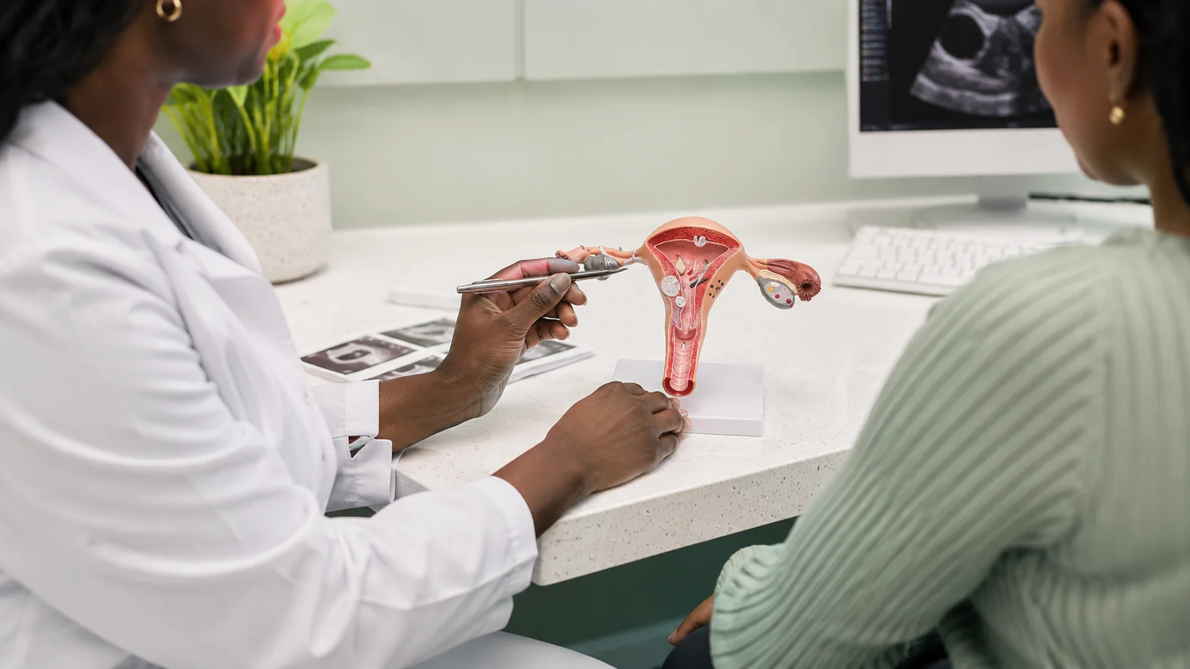 Gynaecology consultation and patient education at Case Clinic